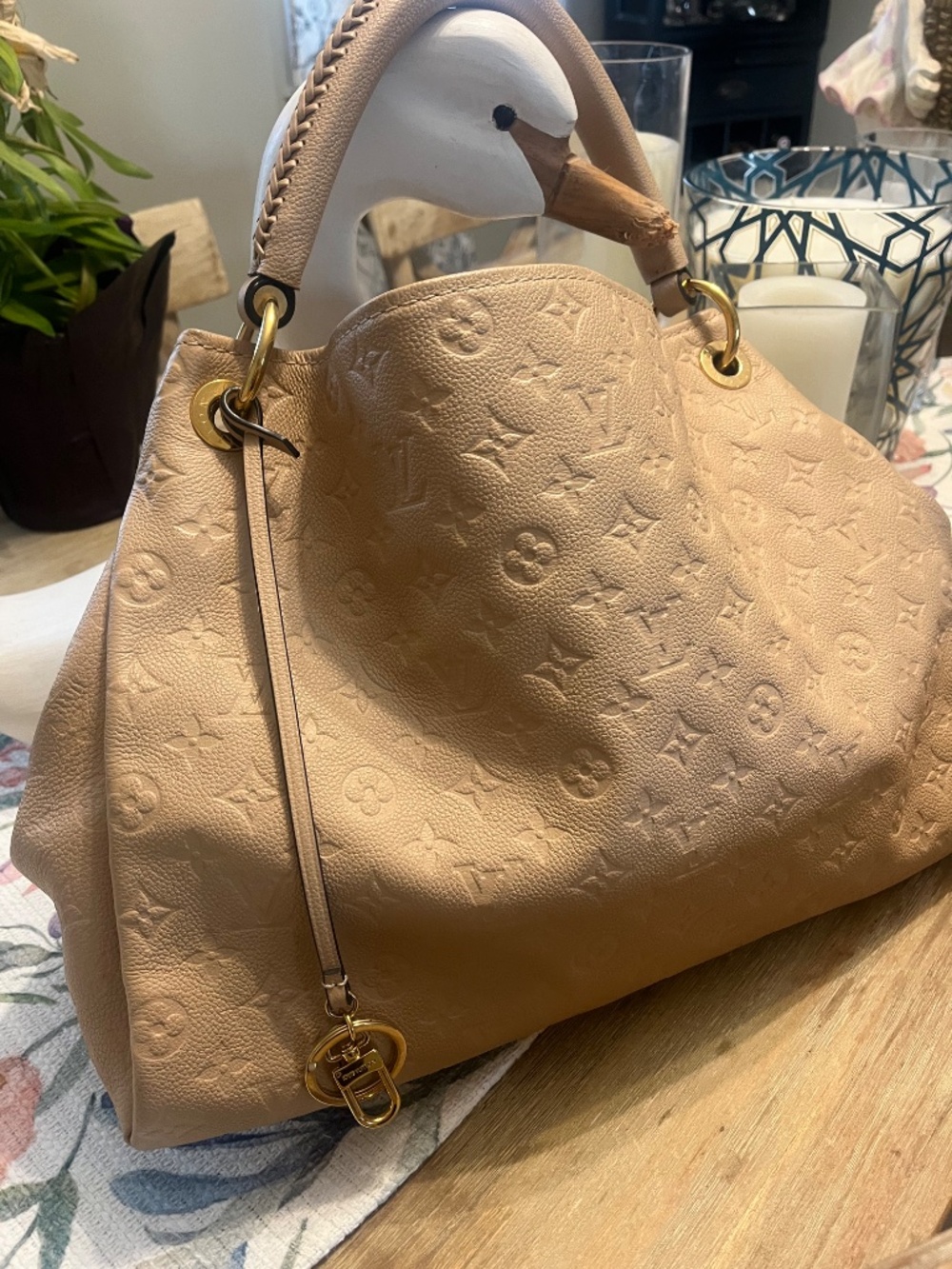 LV Leather Artsy - Picture 2 of 5